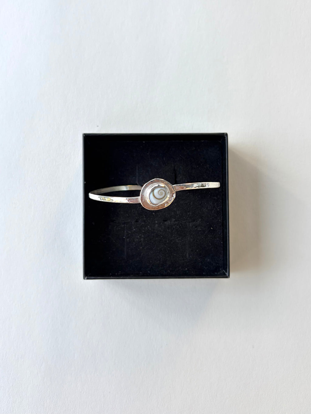 Shiva Eye Shell Bangle Closed