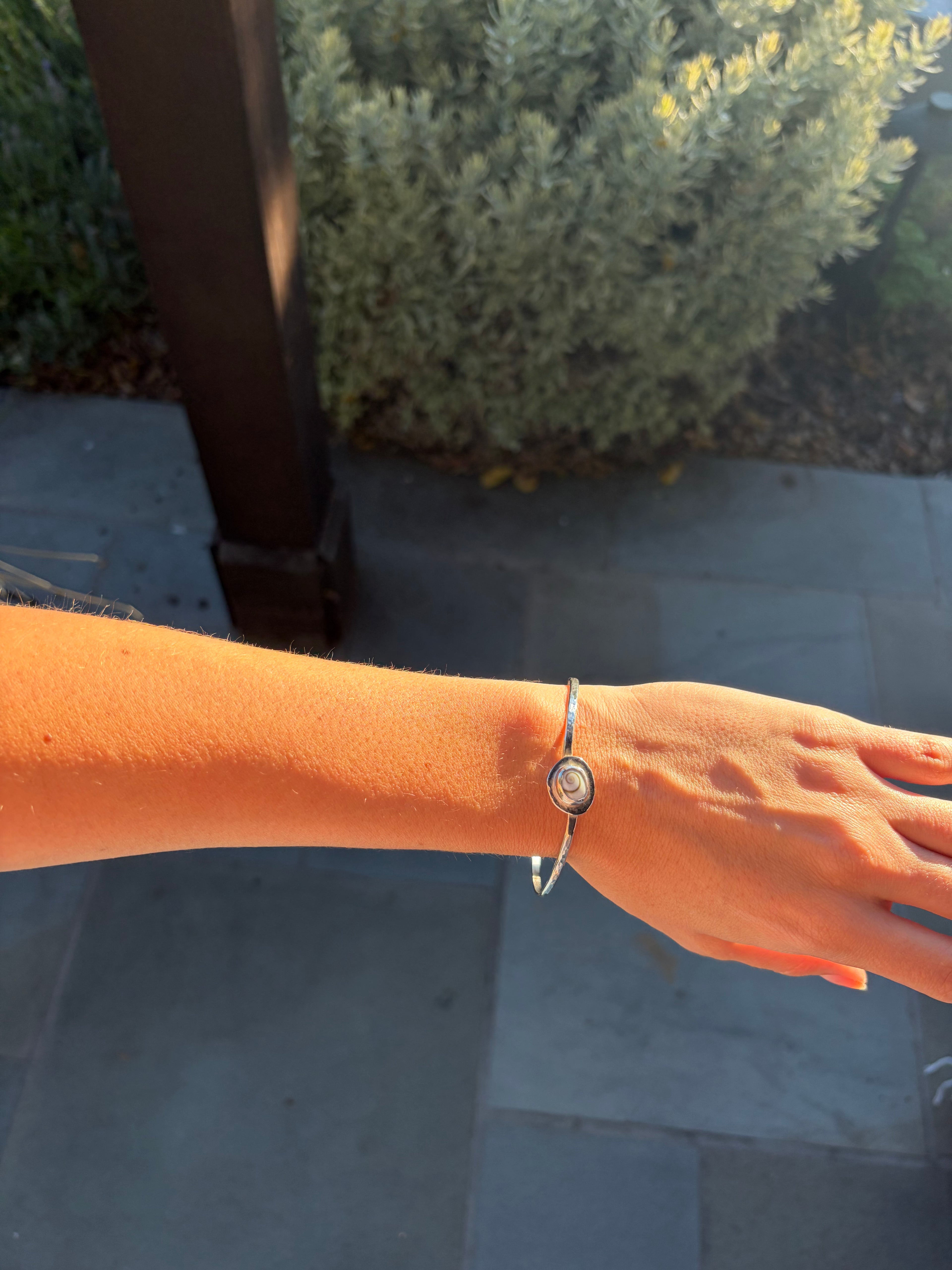 Shiva Eye Shell Bangle Closed