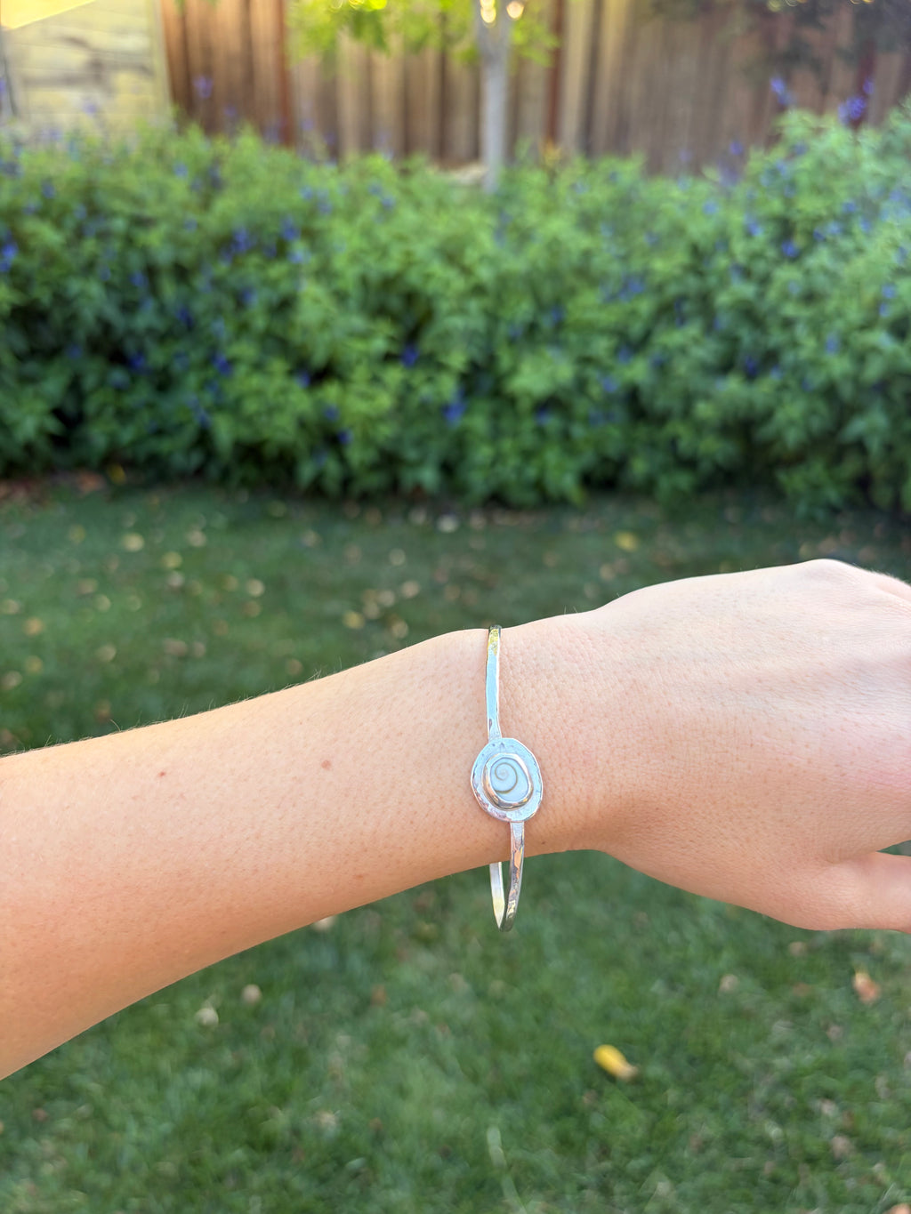 Shiva Eye Shell Bangle Closed