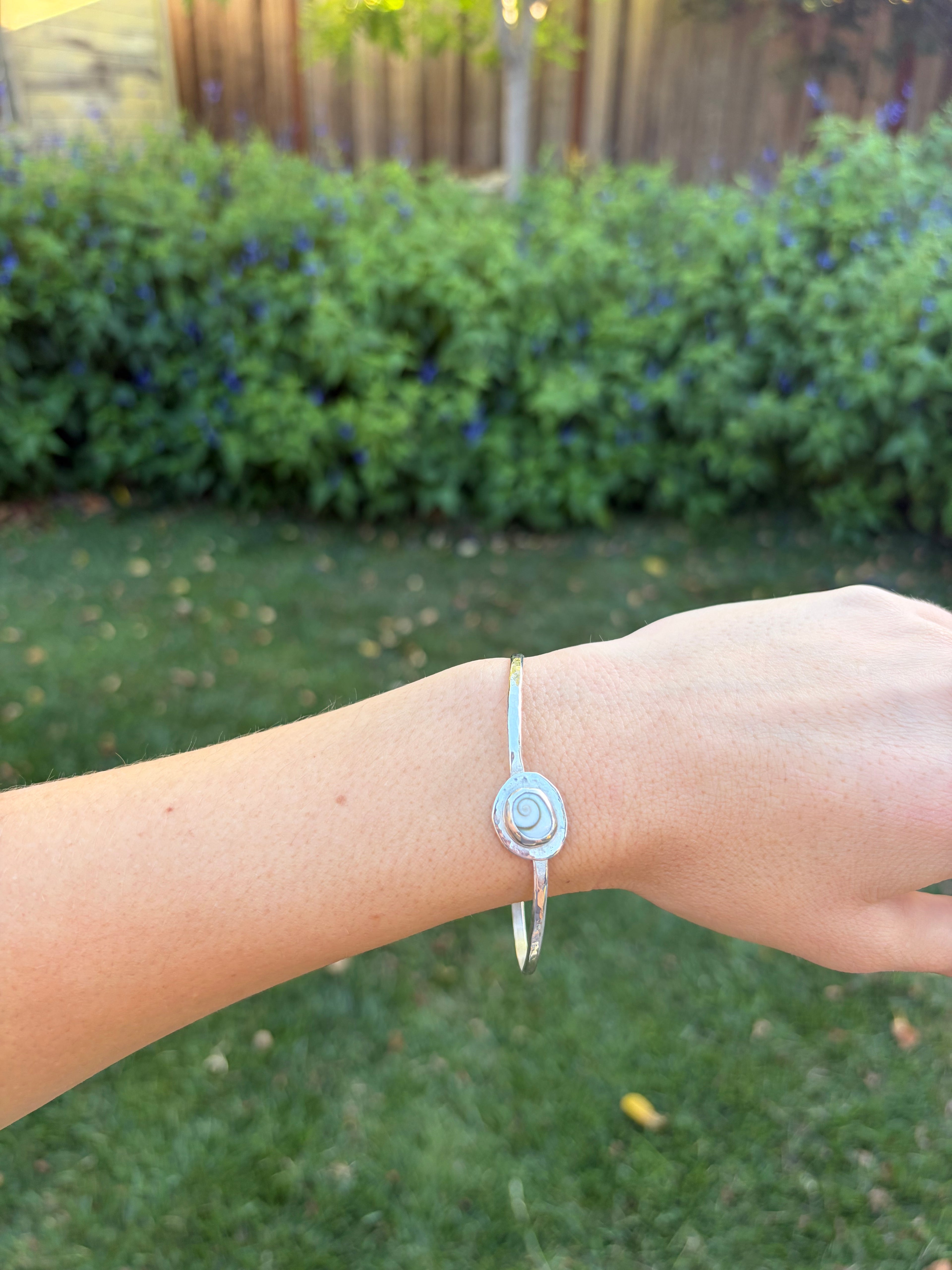 Shiva Eye Shell Bangle Closed